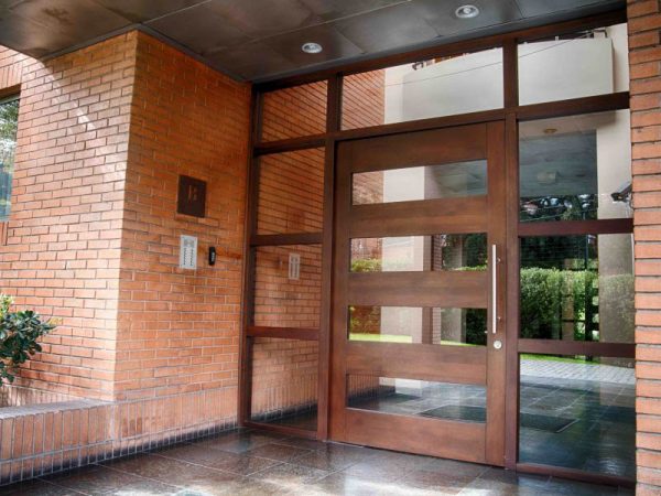 NATURALIDAD, DISEÑO E INGENIERÍA: EL SECRETO DE NUESTRAS PUERTAS DE LENGA